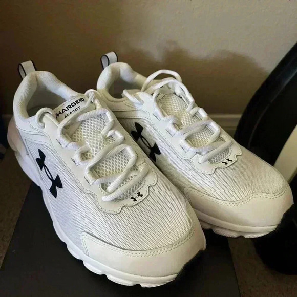 Under Armour UA W Charged Assert 9 D Shoes White Women‎ Size 11 Wide Gym Fitness - Picture 1 of 10